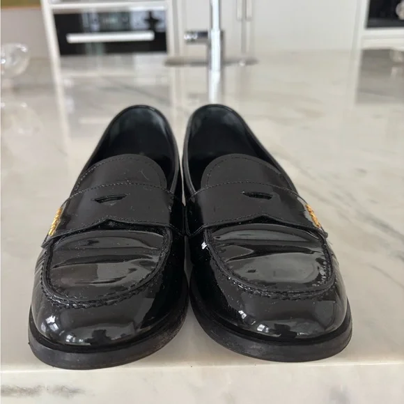 glossy Prada patent leather logo loafers made in Italy - Picture 12 of 16